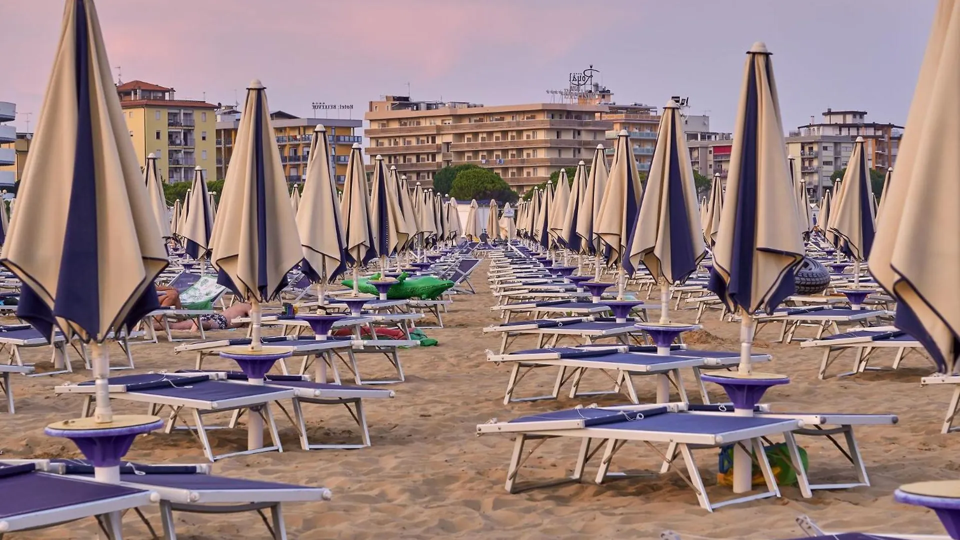 Modern Studio Apartment With Seaview Balcony Bibione 0*,